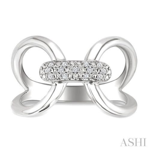 1/10 Ctw Accent Round Cut Diamond Bold Fashion Ring in Sterling Silver