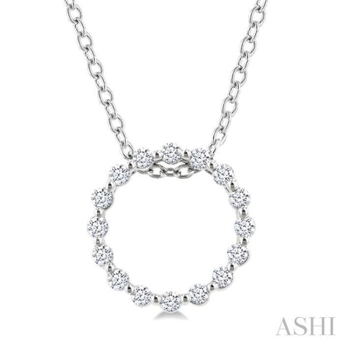 1/10 Ctw Circle Round Cut Diamond Pendant With Chain in Sterling Silver