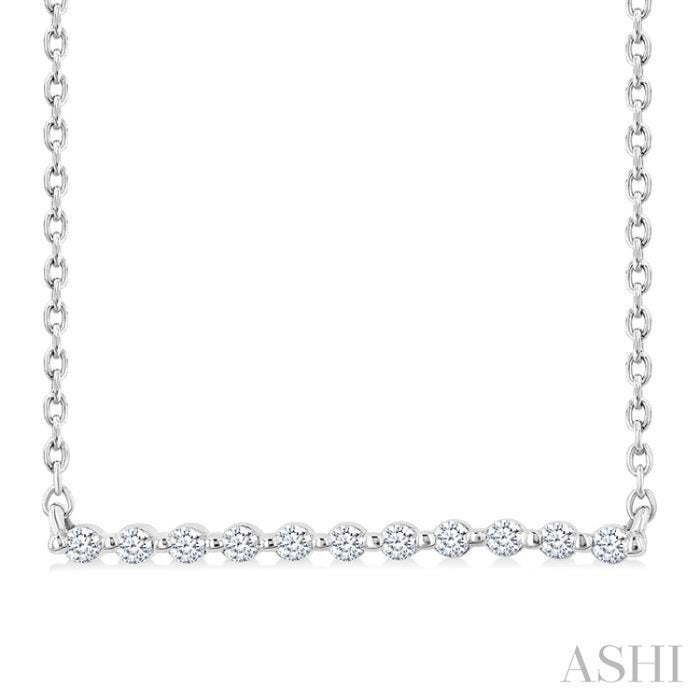 1/10 Ctw Petite Bar Round Cut Diamond Pendant With Chain in Sterling Silver