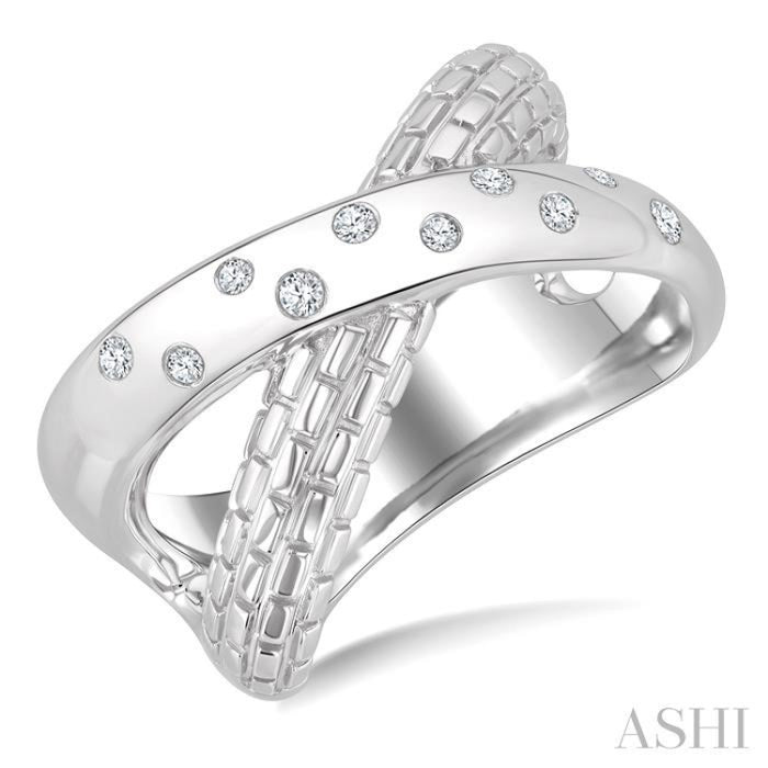 1/10 Ctw Split Criss Cross Round Cut Diamond Fashion Ring in Sterling Silver