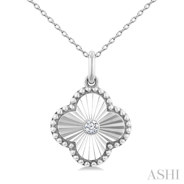 1/20 Ctw Clover Fluted Medallion Round Cut Diamond Pendant With Chain in Sterling Silver