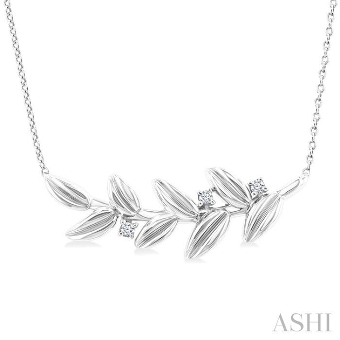 1/20 Ctw Olive Leaf Round Cut Diamond Pendant With Chain in Sterling Silver