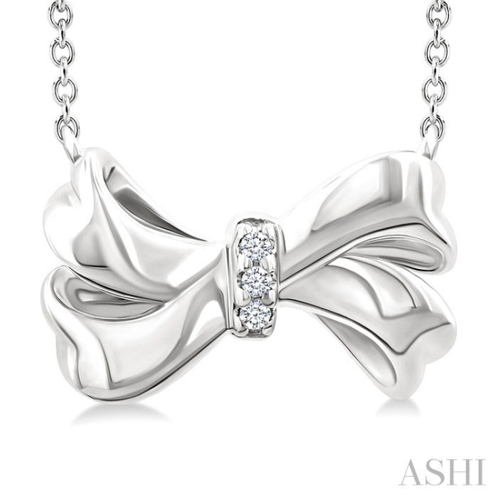 1/50 Ctw Round Cut Diamond Bow Fashion Pendant With Chain in Sterling Silver