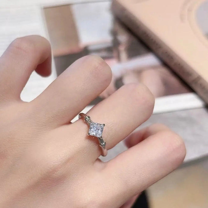 Grace Ring in Platinum