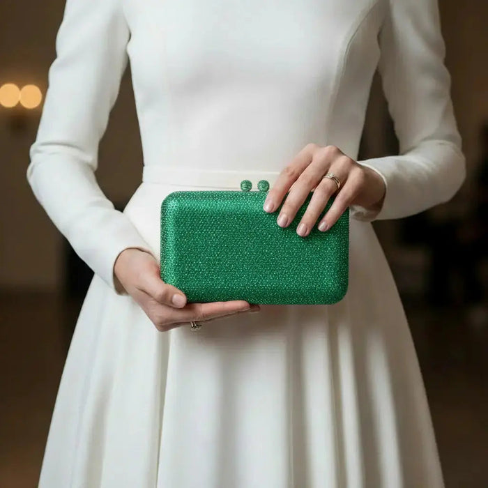 Joie de Vivre Clutch in Green