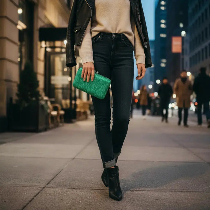 Joie de Vivre Clutch in Green
