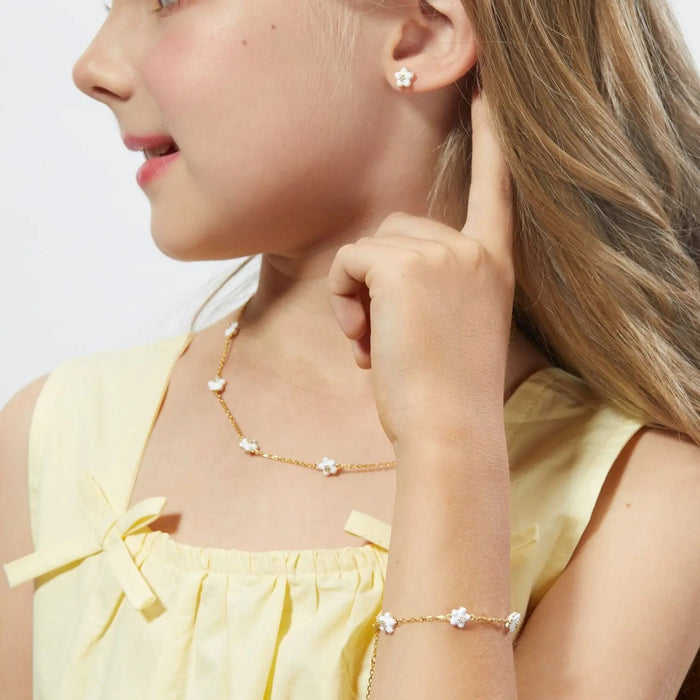 Petit Daisy White Bracelet
